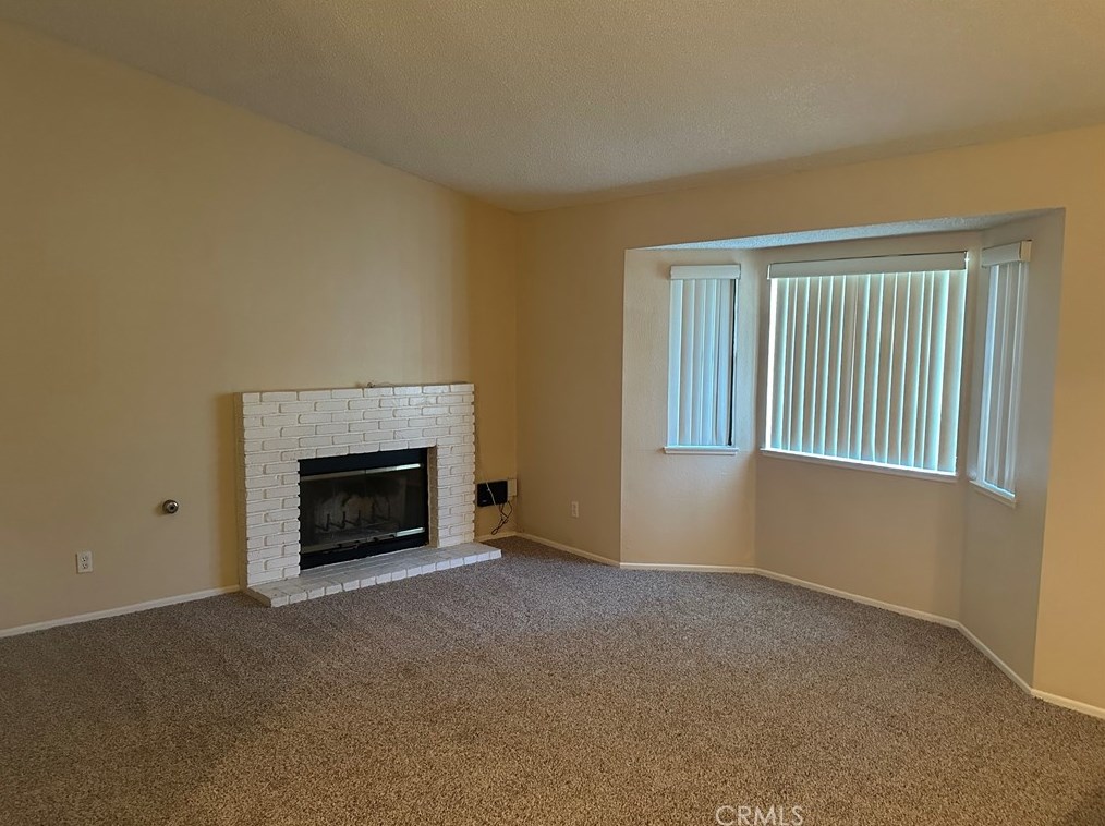 45829 Suffolk Dr, Lancaster, CA 93534