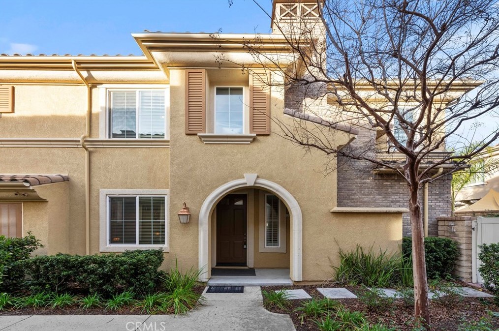 23860 Toscana Dr, Santa Clarita CA  91354-3015 exterior