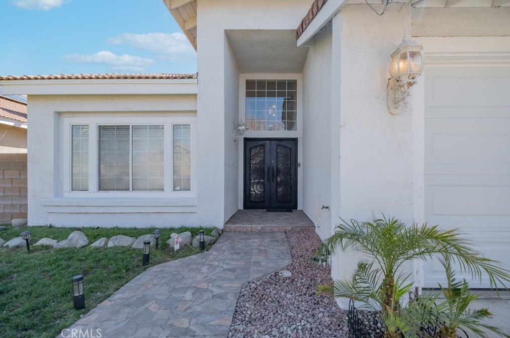 40532 Gorham Ln, Palmdale CA  93551-2526 exterior