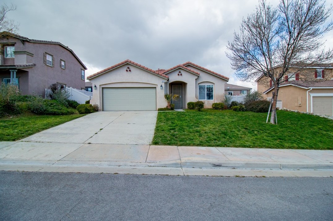 1417 Ponderosa Dr, Tehachapi, CA 93561