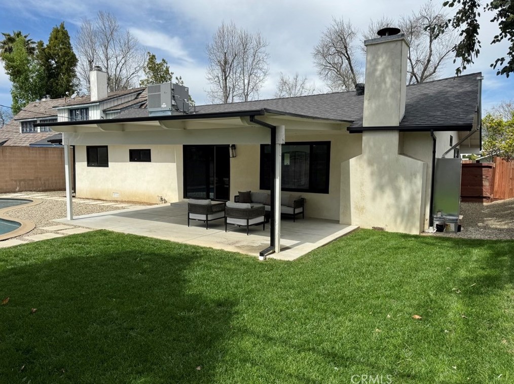 19826 Labrador St, Chatsworth CA  91311-5616 exterior
