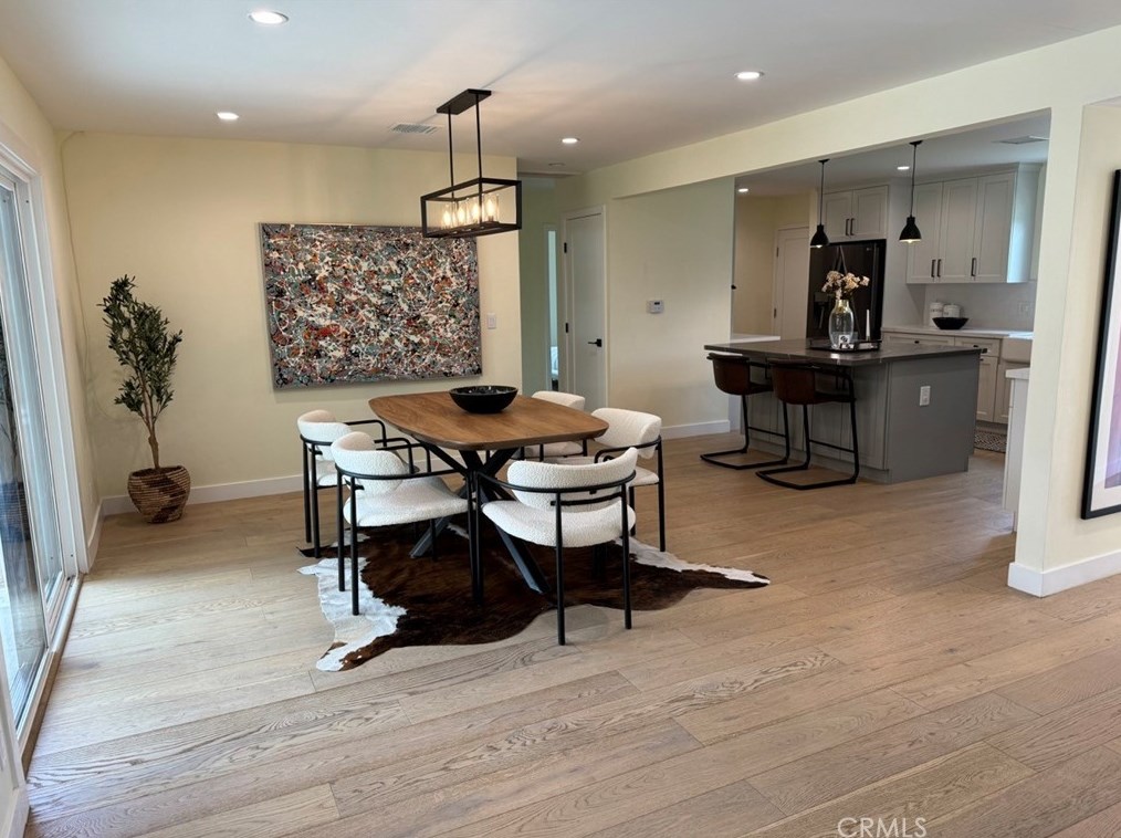 19826 Labrador St, Chatsworth CA  91311-5616 exterior