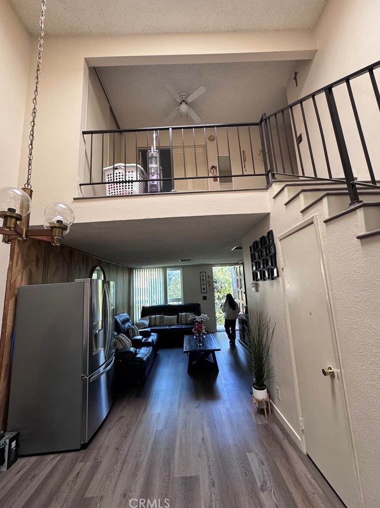 7301 Lennox Ave, Van Nuys CA  91405-2338 exterior