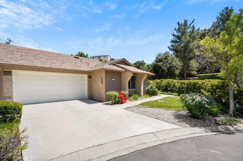 26241 Rainbow Glen Dr, Santa Clarita, CA 91321