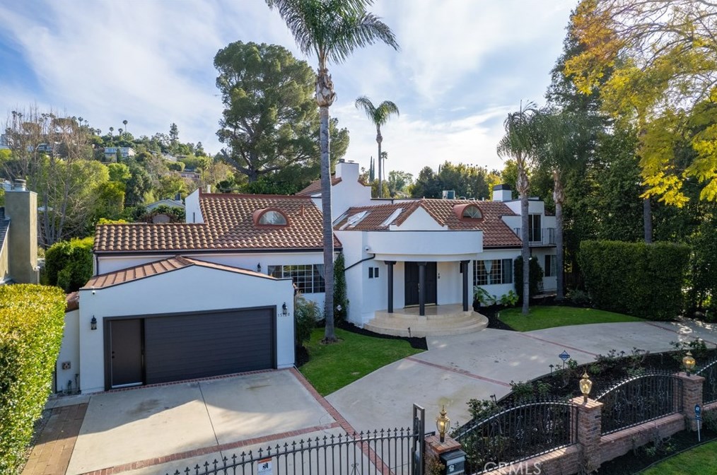 15120 Sutton St, Van Nuys, CA 91403-4048