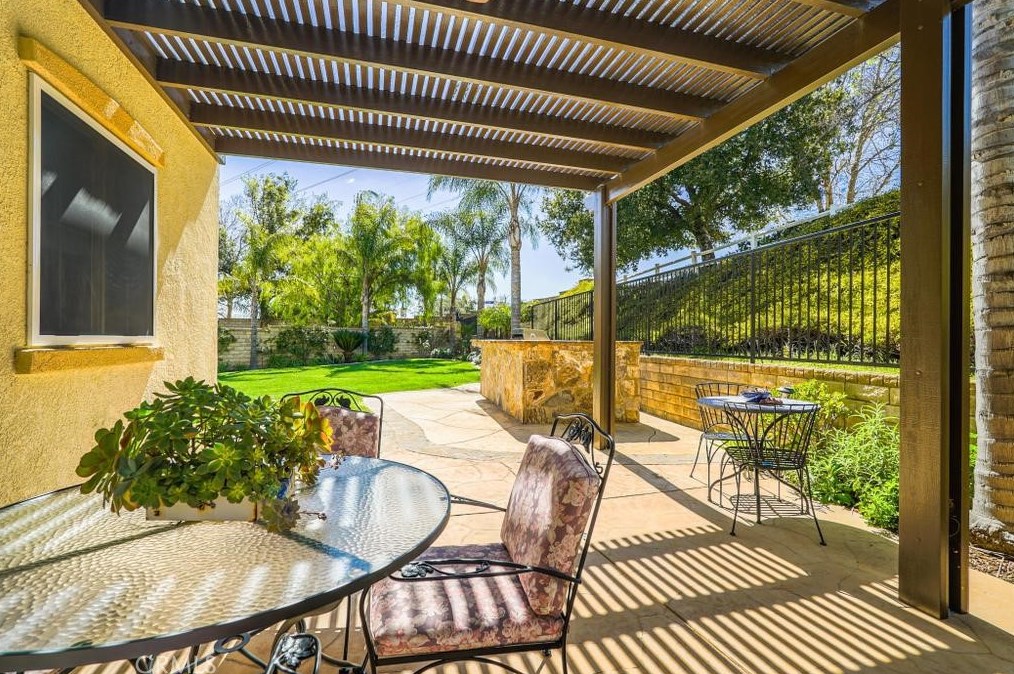 24178 Joshua Dr, Santa Clarita CA  91354-1538 exterior