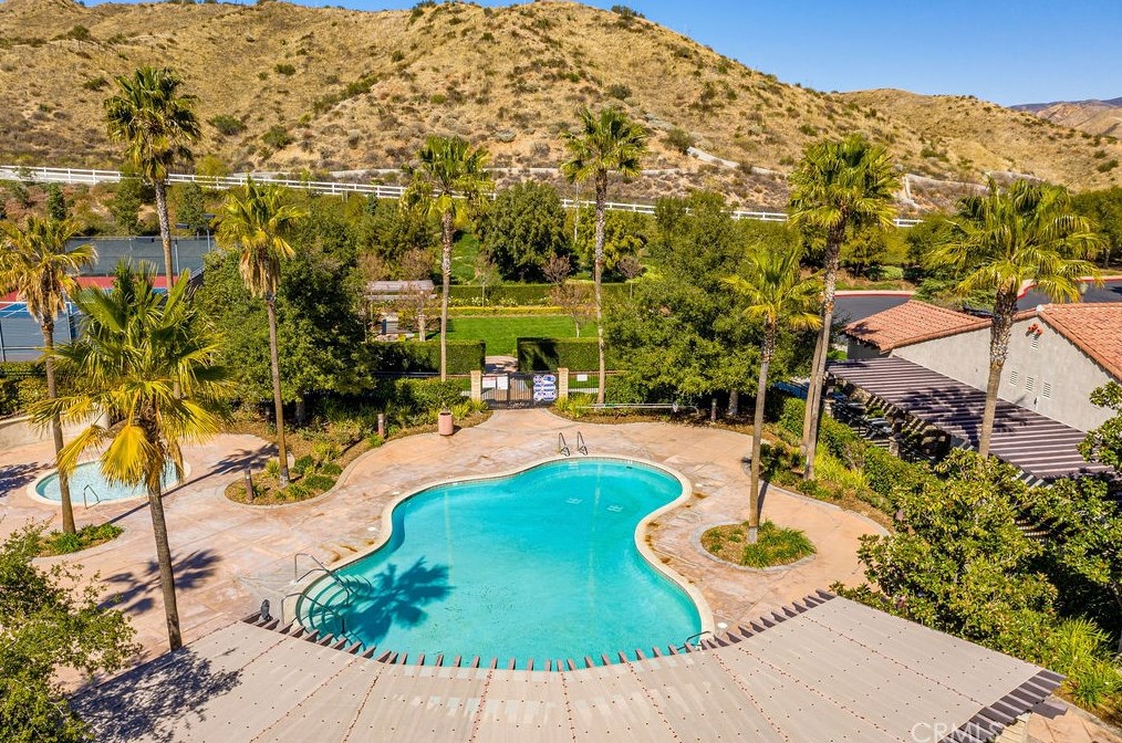 24178 Joshua Dr, Santa Clarita CA  91354-1538 exterior