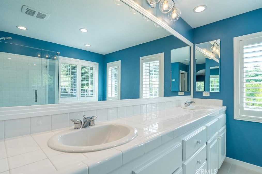 24178 Joshua Dr, Santa Clarita CA  91354-1538 exterior