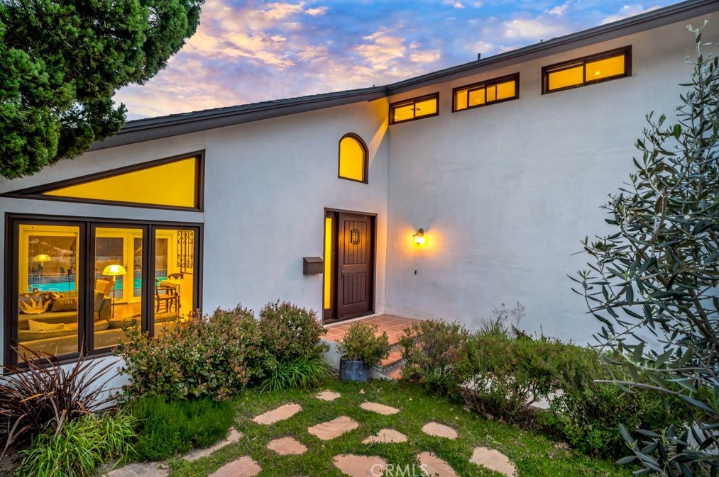 22929 Las Mananitas Dr, Santa Clarita, CA 91354-2360