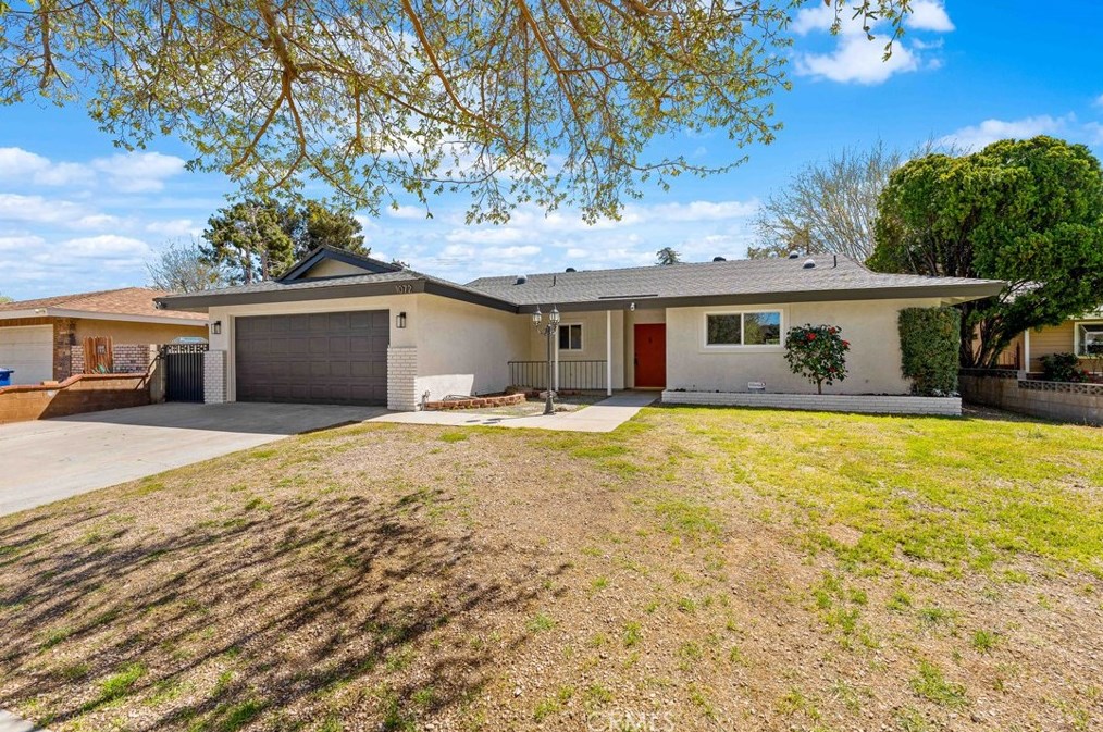 1072 Avenue, Lancaster, CA