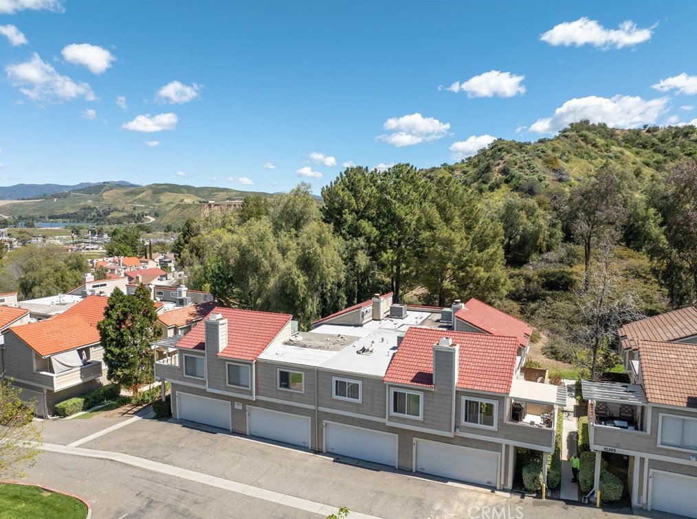 31363 The Old Rd, Santa Clarita CA  91384-4216 exterior