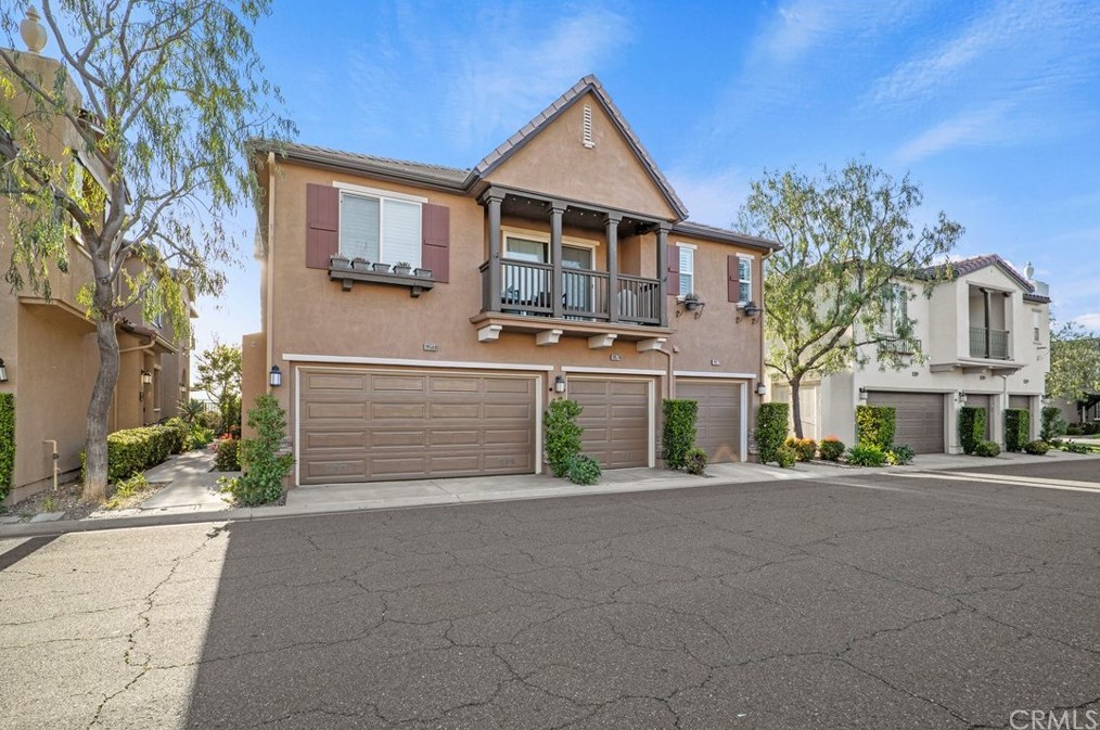 19568 Laroda Ln, Santa Clarita, CA 91350