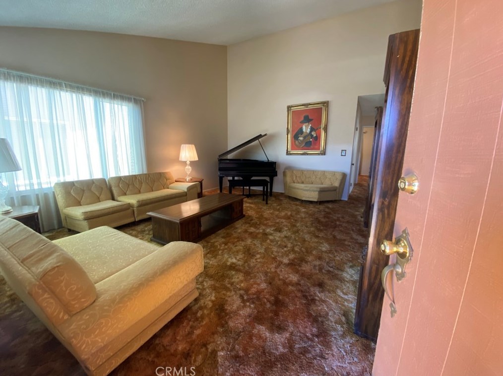 1859 Acton Ct, Simi Valley, CA 93065-2205