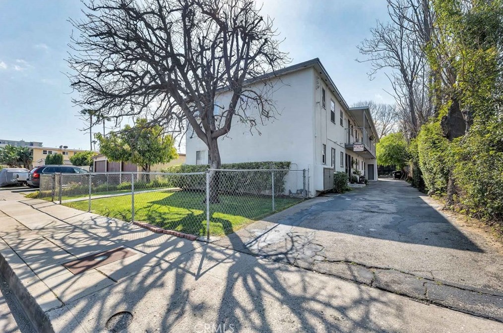 5653 Bakman Ave, North Hollywood, CA 91601