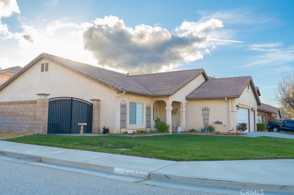4108 Grandview Dr, Palmdale, CA 93551-5254