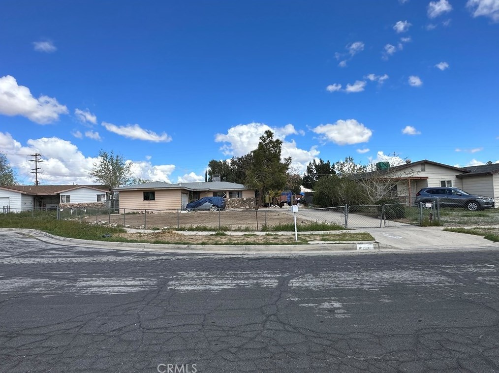 16162 Del Rey Ct, Victorville, CA 92395-3643