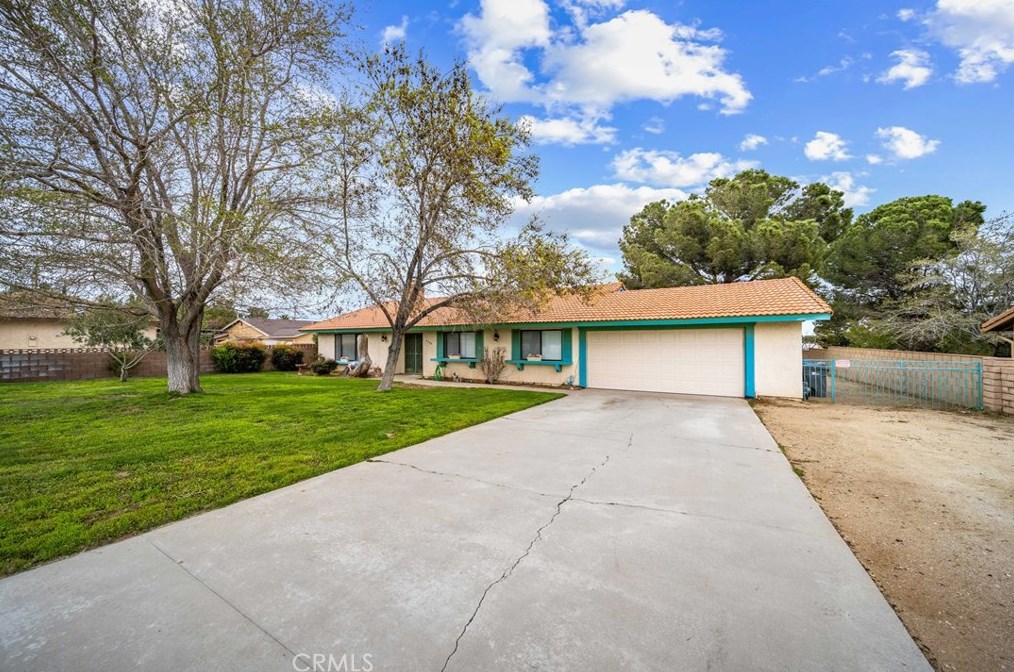 4839 Avenue, Lancaster, CA 93536-2465