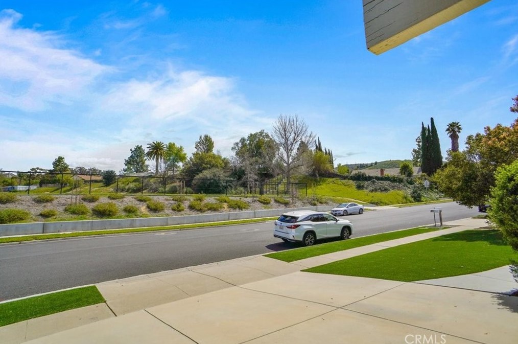 841 Crosby Ave, Simi Valley, CA 93065-5012