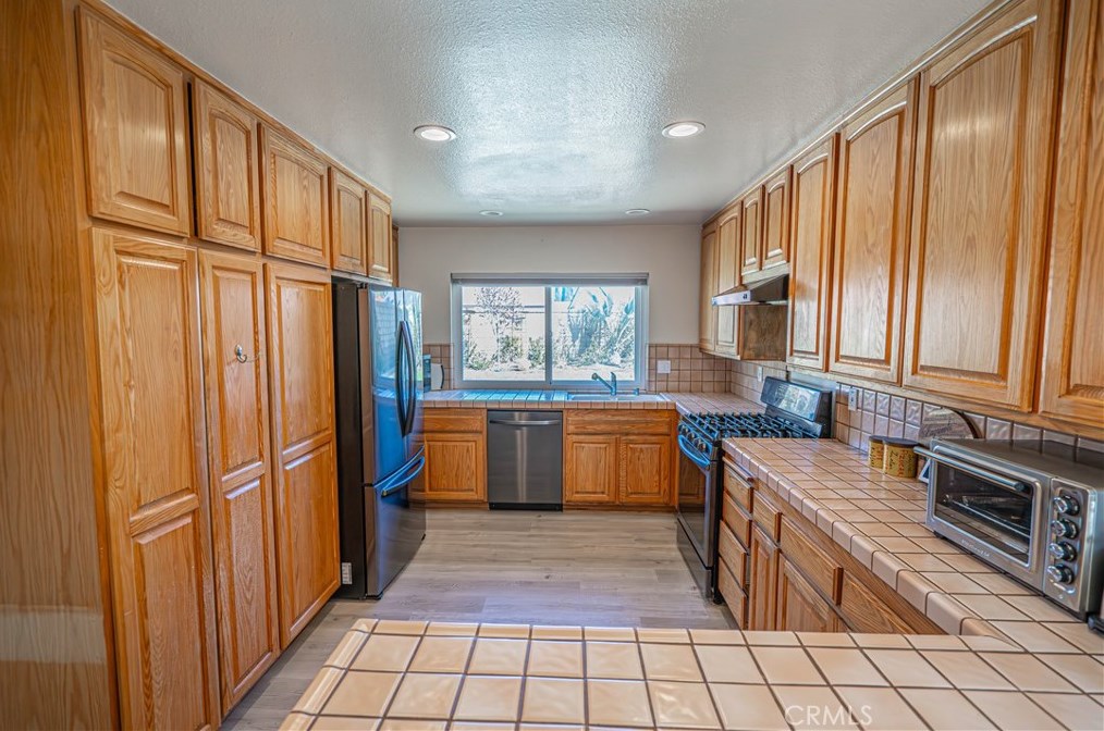 22713 Rio Bueno Ct, Santa Clarita CA  91354-2353 exterior