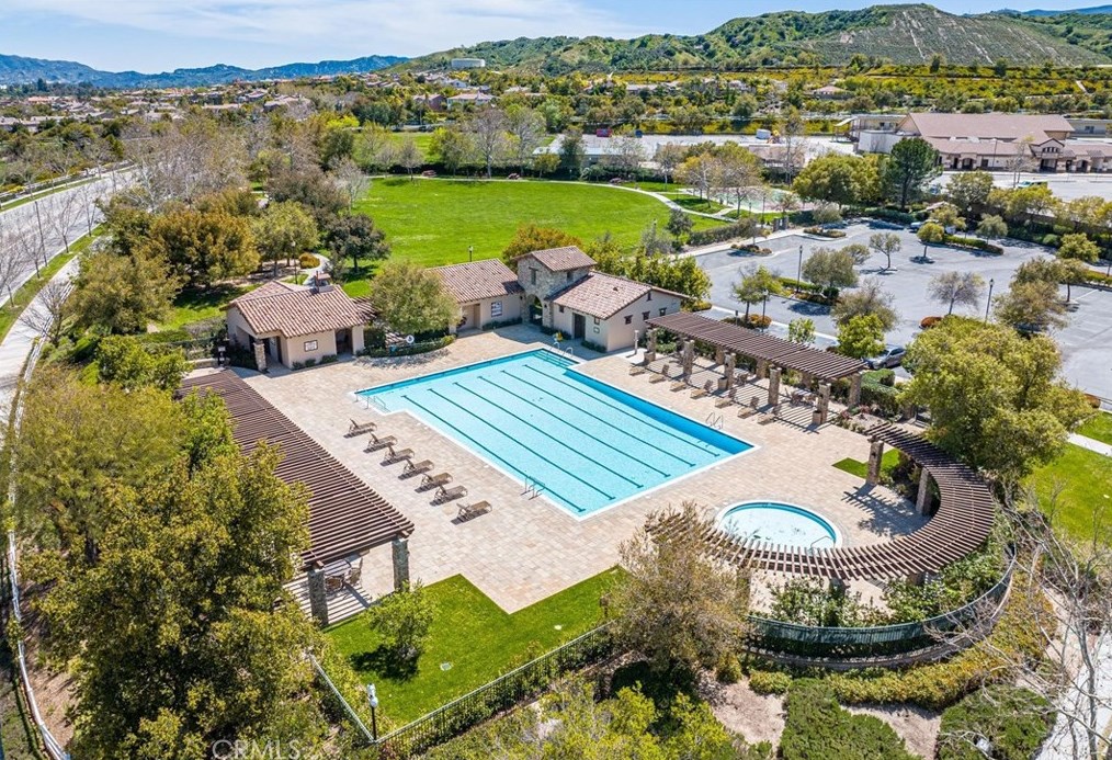 26822 Peppertree Dr, Santa Clarita CA  91381-0611 exterior
