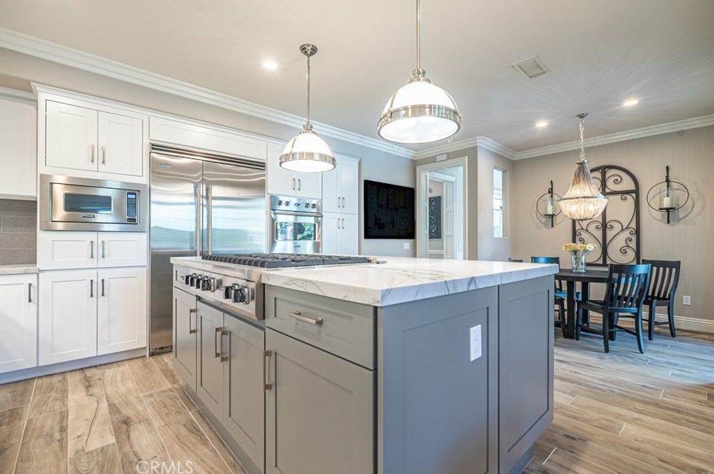 26822 Peppertree Dr, Santa Clarita CA  91381-0611 exterior