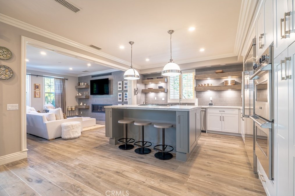 26822 Peppertree Dr, Santa Clarita CA  91381-0611 exterior