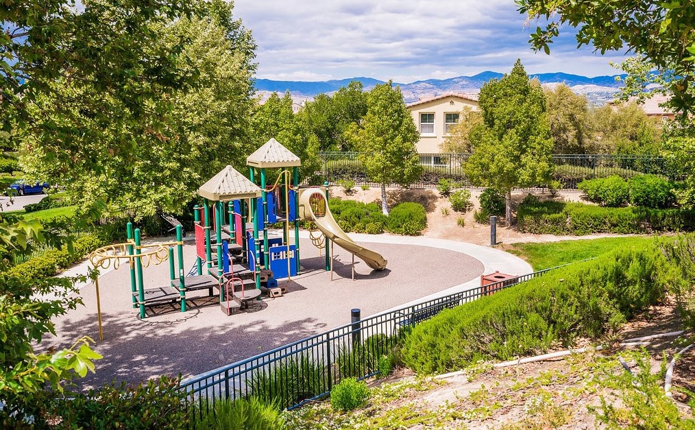 26822 Peppertree Dr, Santa Clarita CA  91381-0611 exterior
