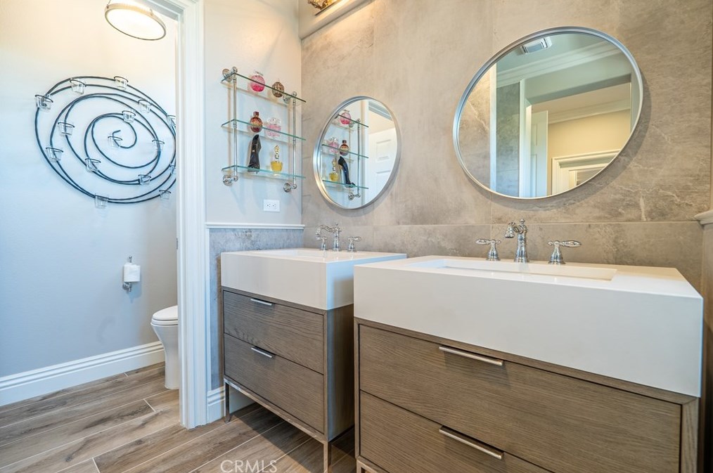 26822 Peppertree Dr, Santa Clarita CA  91381-0611 exterior