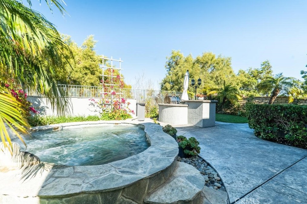 26822 Peppertree Dr, Santa Clarita CA  91381-0611 exterior