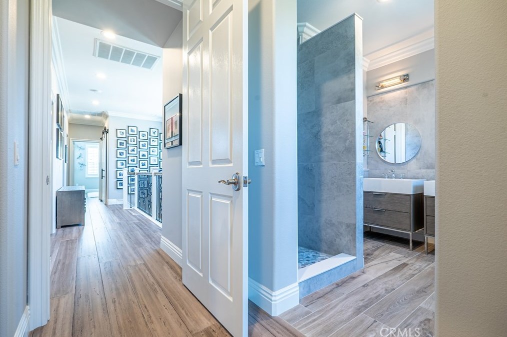 26822 Peppertree Dr, Santa Clarita CA  91381-0611 exterior