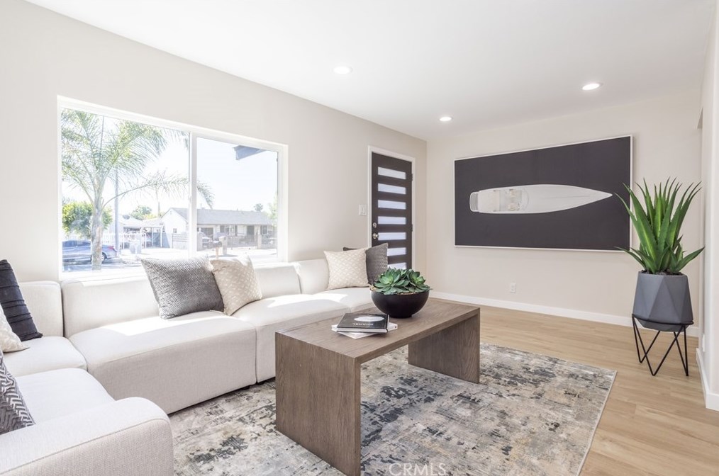 13991 Daventry St, Los Angeles CA  91331-3515 exterior