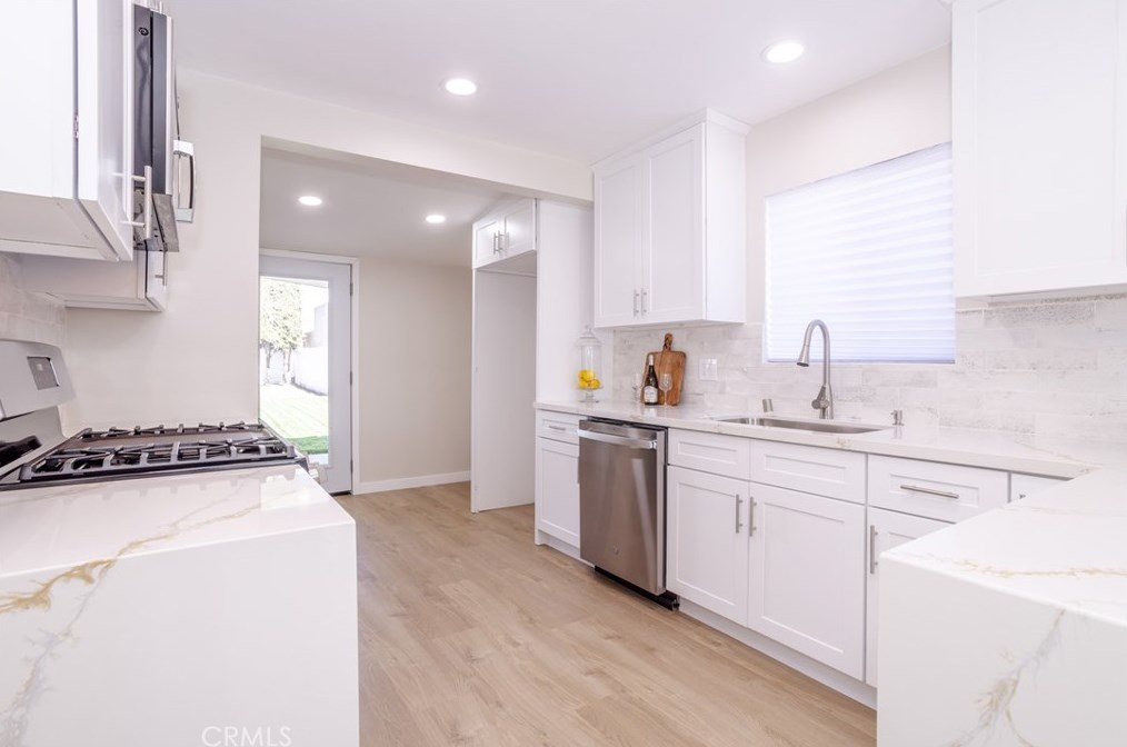 13991 Daventry St, Los Angeles CA  91331-3515 exterior