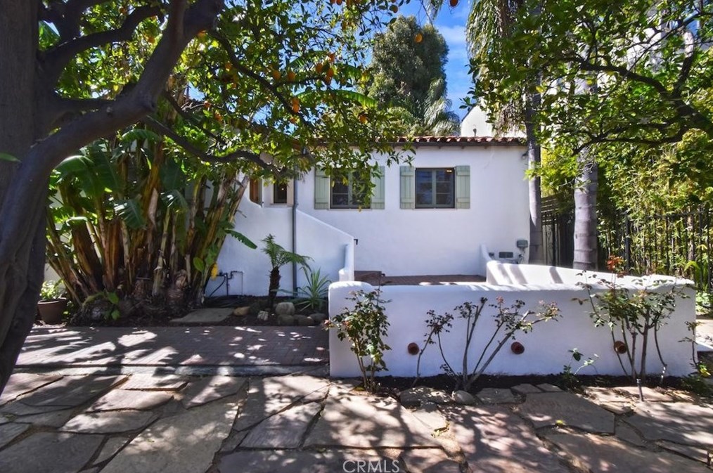 14712 Tustin St, Van Nuys, CA 91403-4105