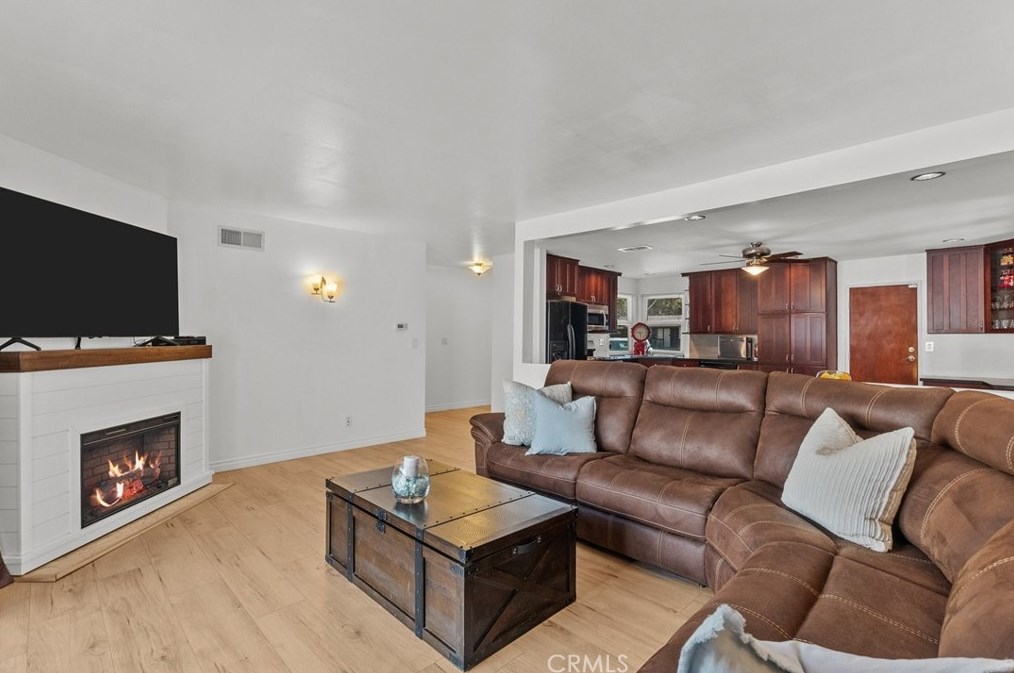 876 Appleton Rd, Simi Valley, CA 93065