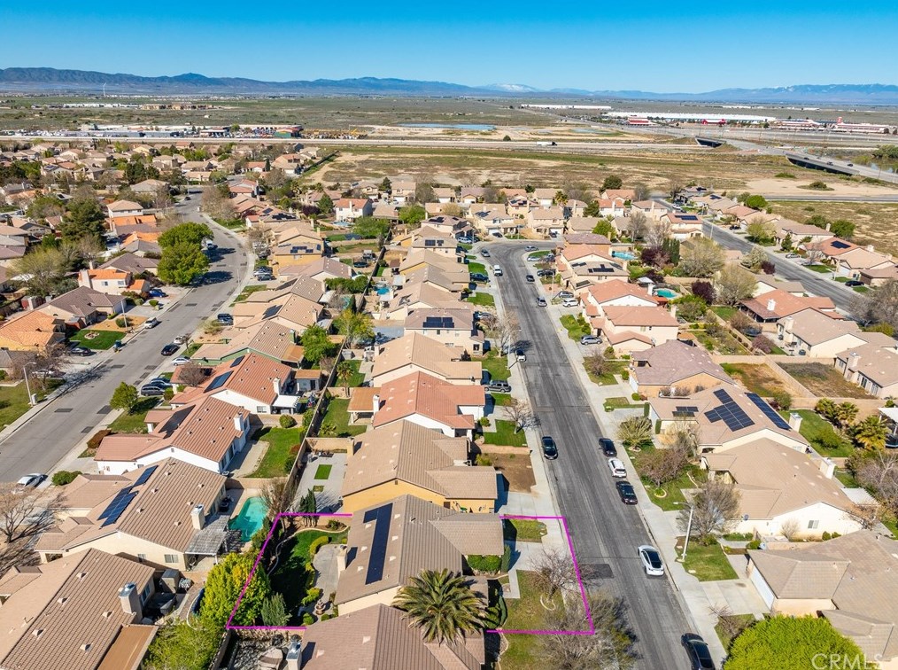 1752 Windermere Dr, Lancaster CA  93534-5316 exterior