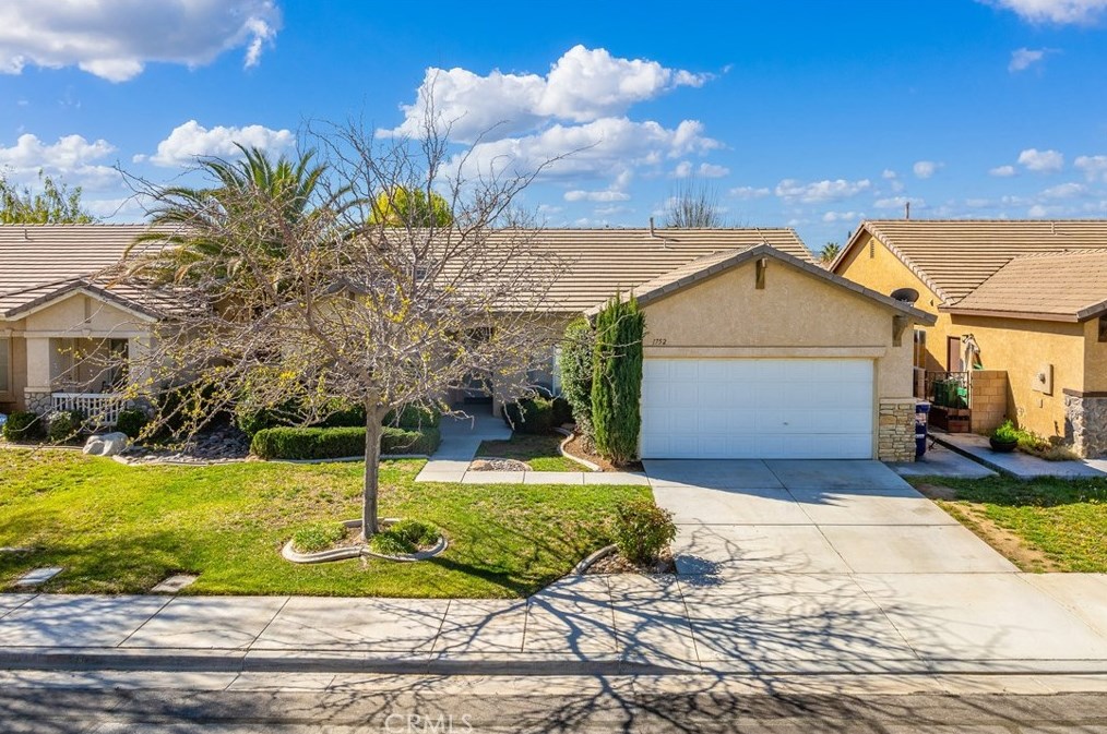 1752 Windermere Dr, Lancaster CA  93534-5316 exterior