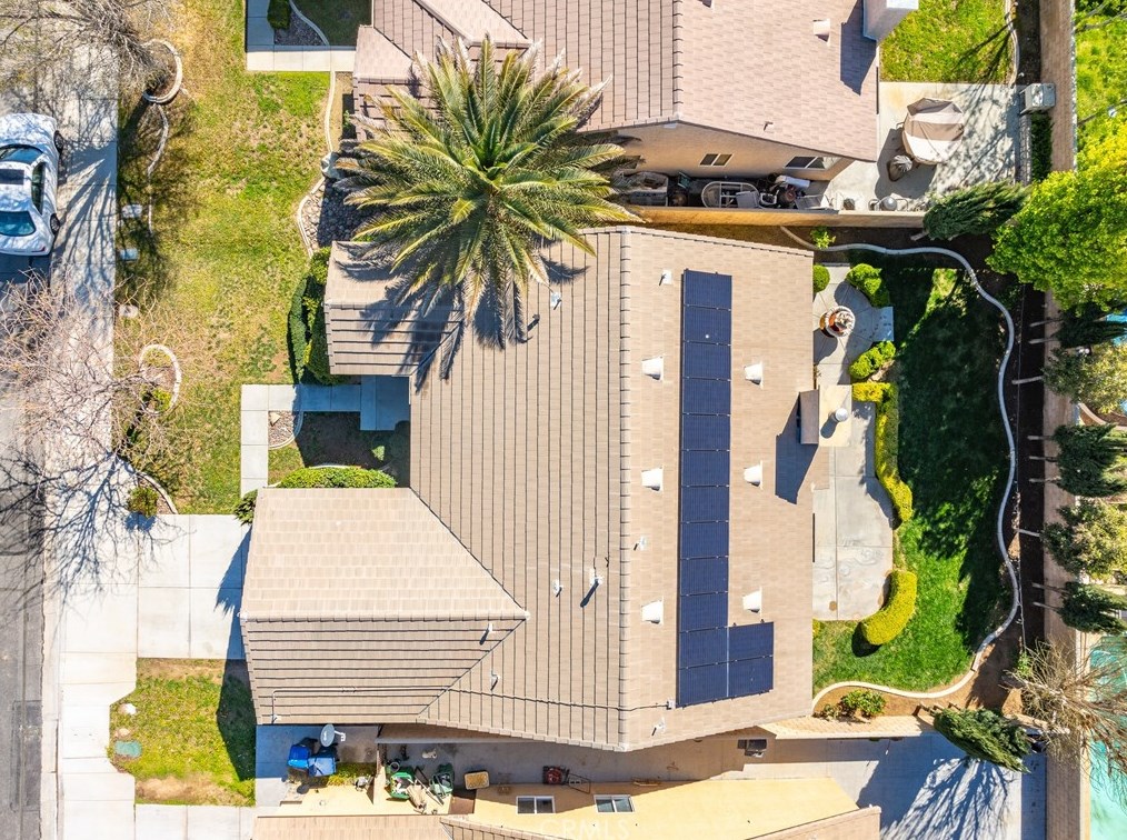 1752 Windermere Dr, Lancaster CA  93534-5316 exterior