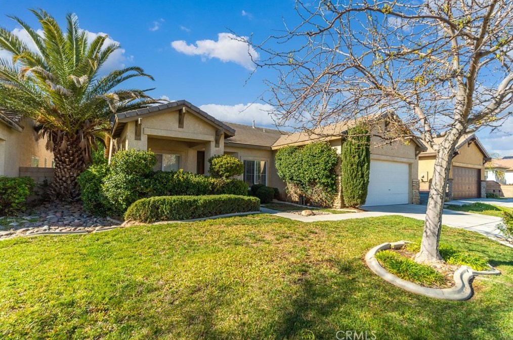 1752 Windermere Dr, Lancaster CA  93534-5316 exterior
