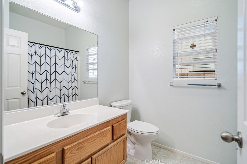 1752 Windermere Dr, Lancaster CA  93534-5316 exterior