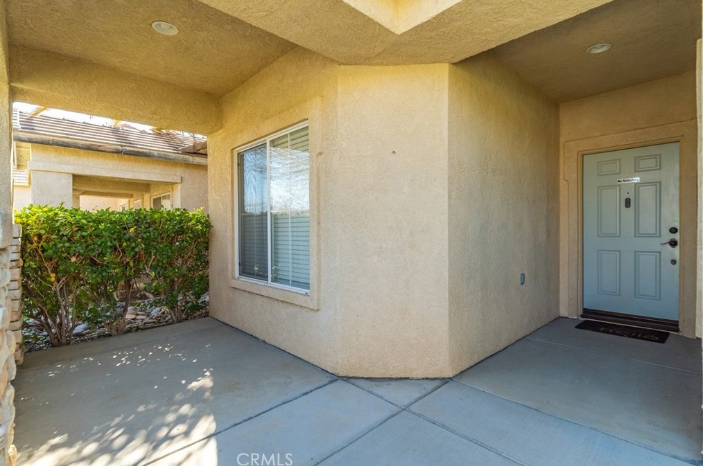 1752 Windermere Dr, Lancaster CA  93534-5316 exterior