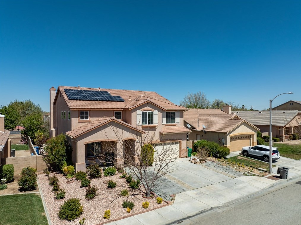 1631 W Norberry St, Lancaster, CA 93534