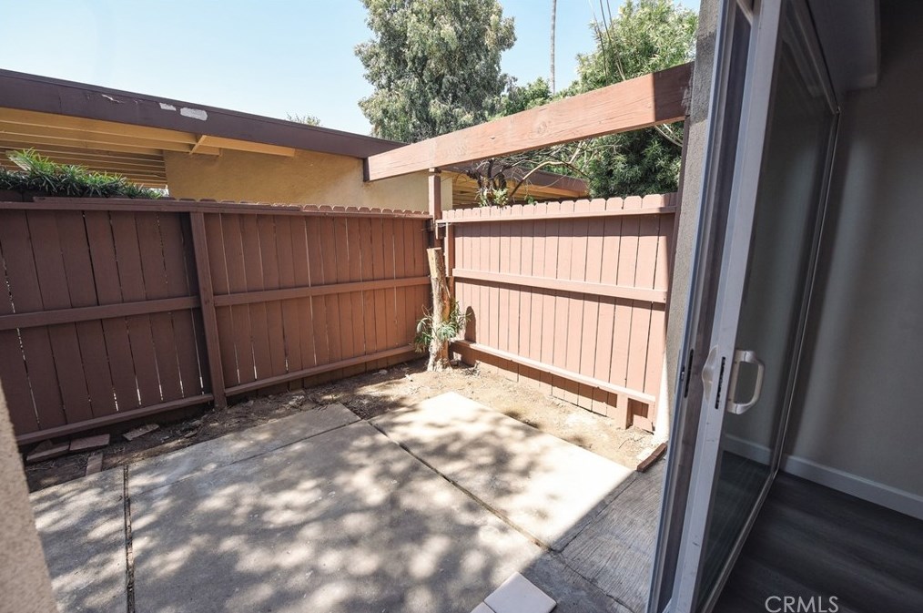 15542 Sherman Way, Van Nuys CA  91406-4125 exterior