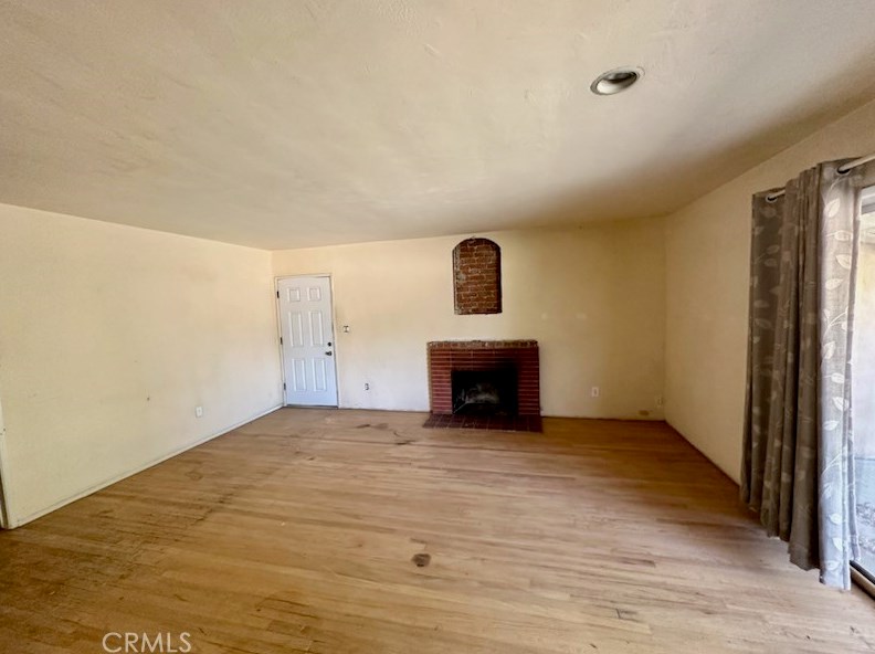 2304 Faye Ln, Bakersfield, CA 93304-4906