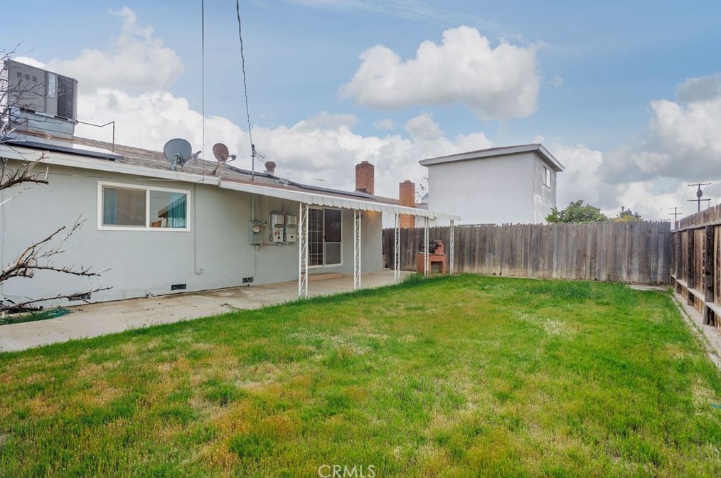 2804 Occidental St, Bakersfield CA  93305-2327 exterior