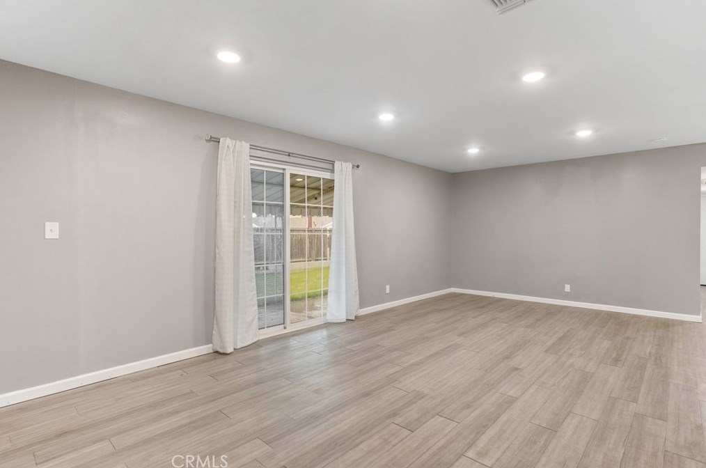 2804 Occidental St, Bakersfield CA  93305-2327 exterior