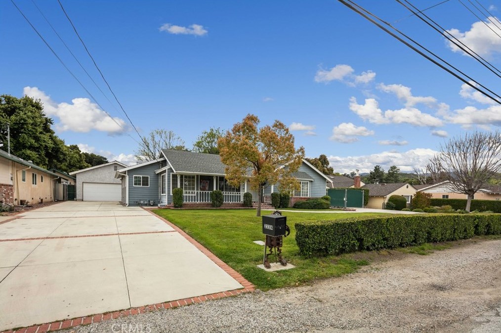 23314 8th St, Santa Clarita, CA 91321-2604