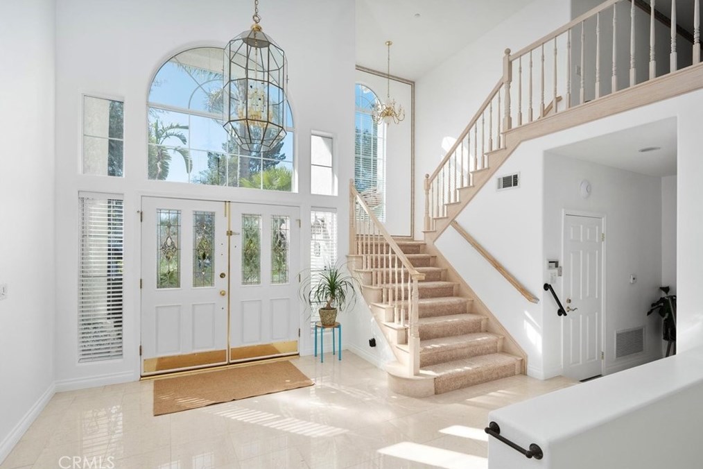 18015 Dali Dr, San Fernando CA  91344-1946 exterior