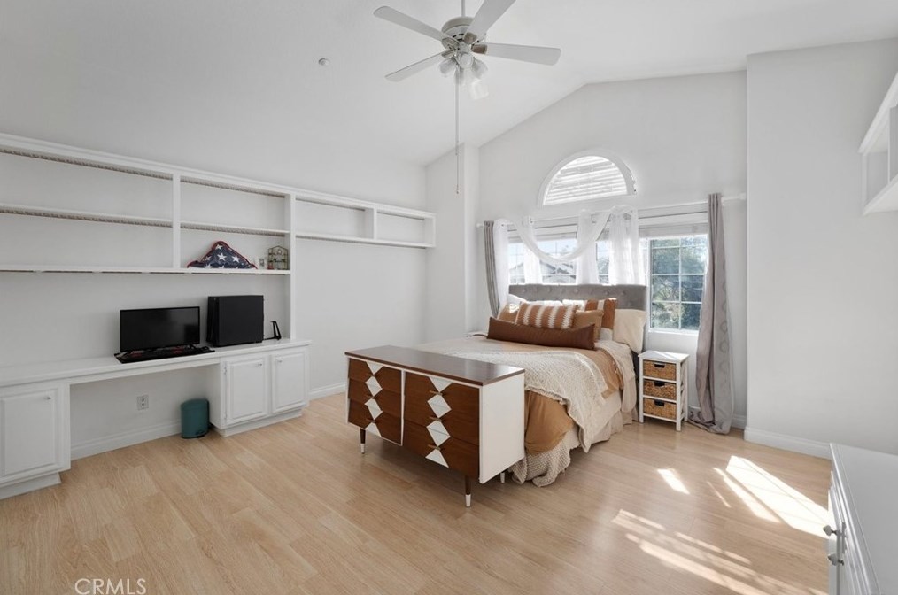 18015 Dali Dr, San Fernando CA  91344-1946 exterior