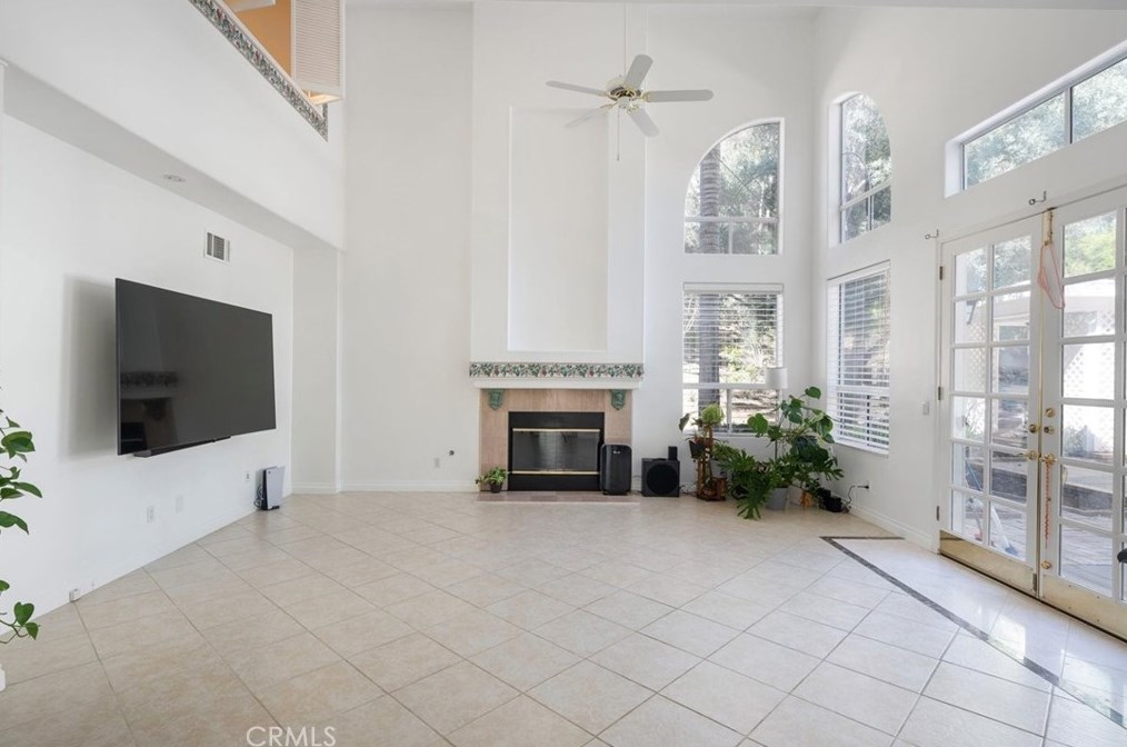18015 Dali Dr, San Fernando CA  91344-1946 exterior