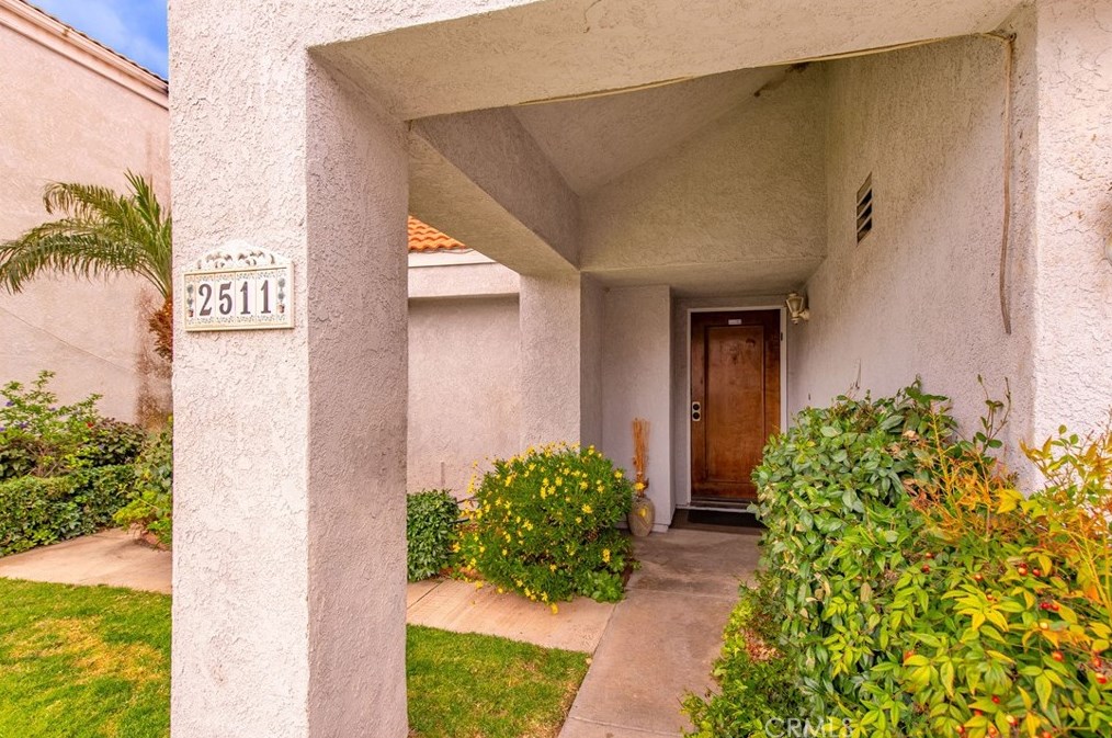 2511 Ellington Ct, Simi Valley, CA 93063-5322